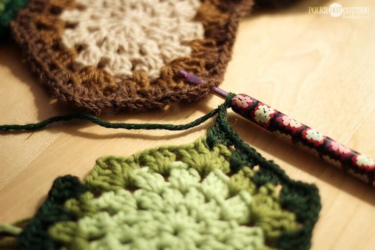 How to connect one granny hexagon to another ⋆ Polka Dot Cottage
