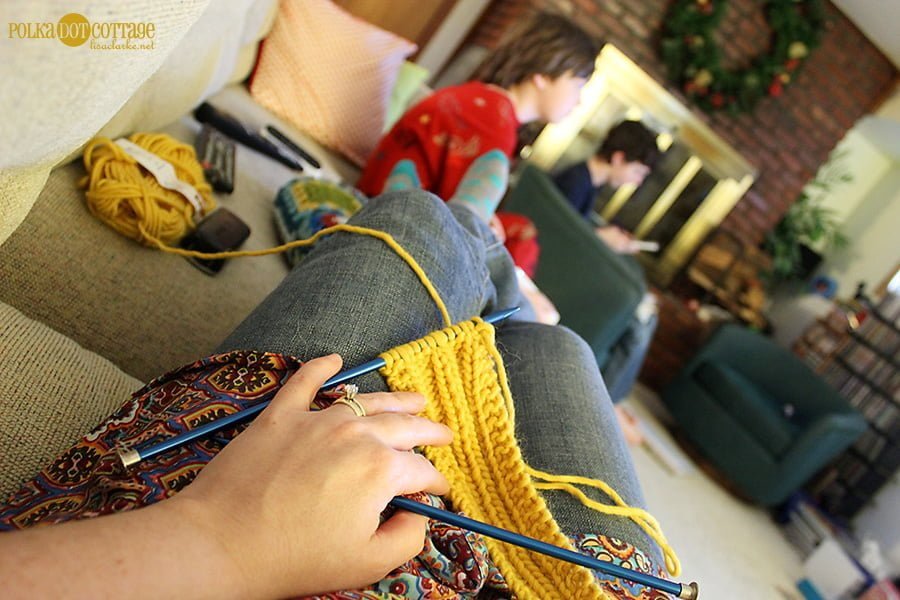 23/365: Jan 23 - After school hanging out time... knitting, wii, and homework