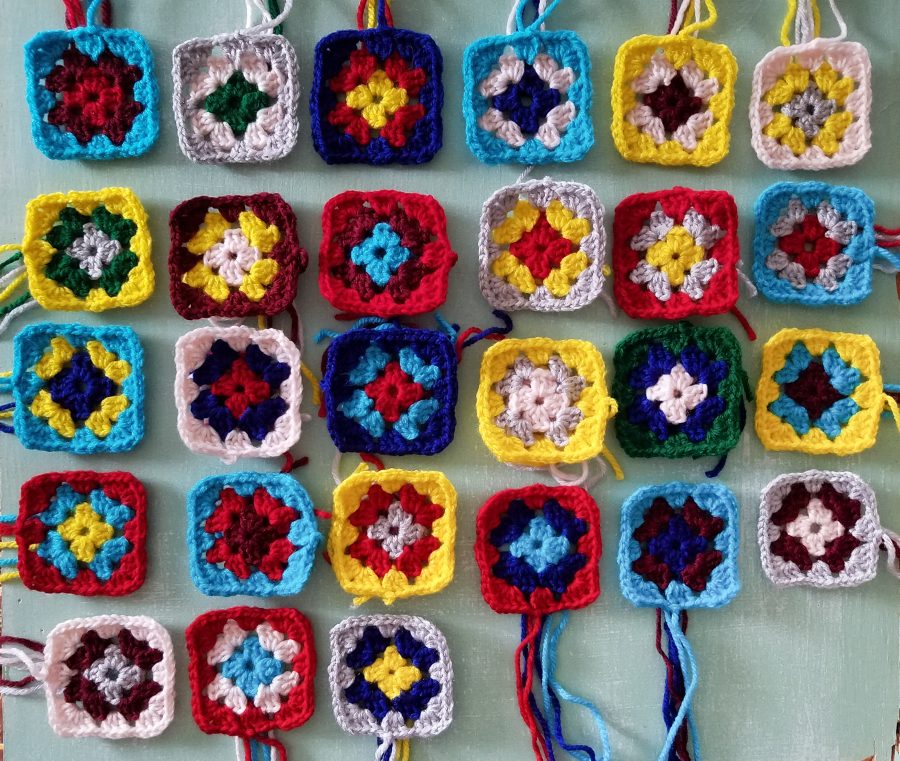 Granny Squares With Three Rounds