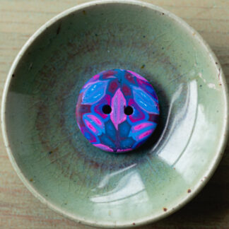 Focal Buttons<br><small>Shape: Circle, Design: Violet Jubilee</small>